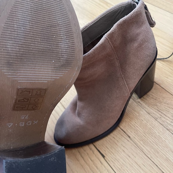 Kelsey Dagger Size 7.5 Brown Bootie - Picture 2 of 2